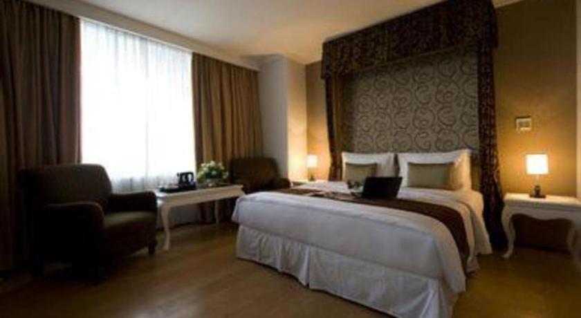 Amos Cozy Hotel Melawai Jakarta Exterior foto
