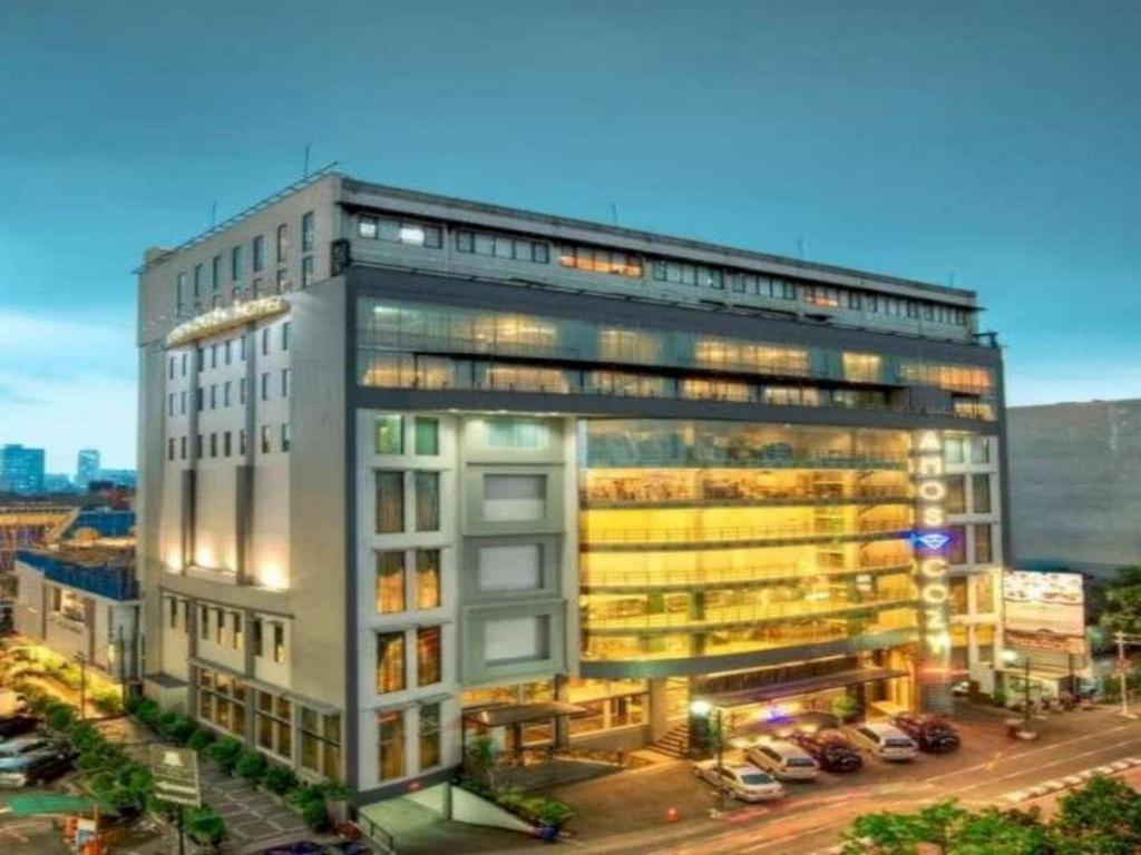 Amos Cozy Hotel Melawai Jakarta Exterior foto