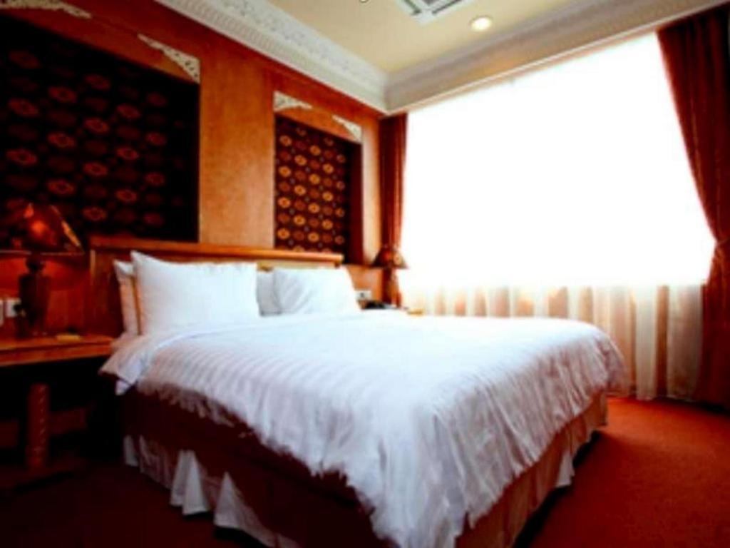Amos Cozy Hotel Melawai Jakarta Exterior foto