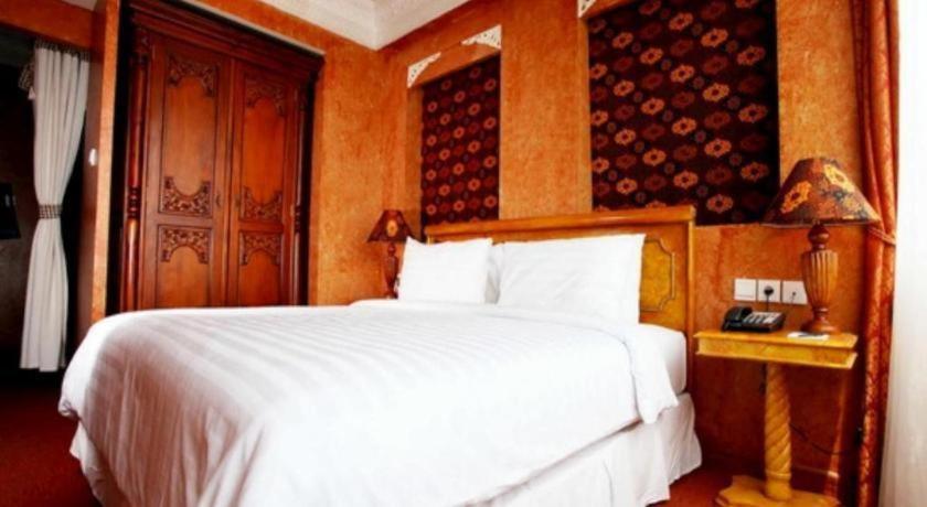 Amos Cozy Hotel Melawai Jakarta Exterior foto